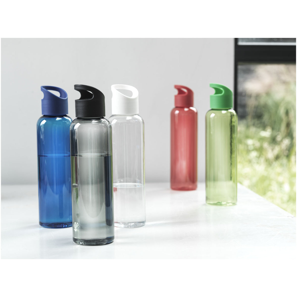 Sky 650 ml vattenflaska av återvunnen plast