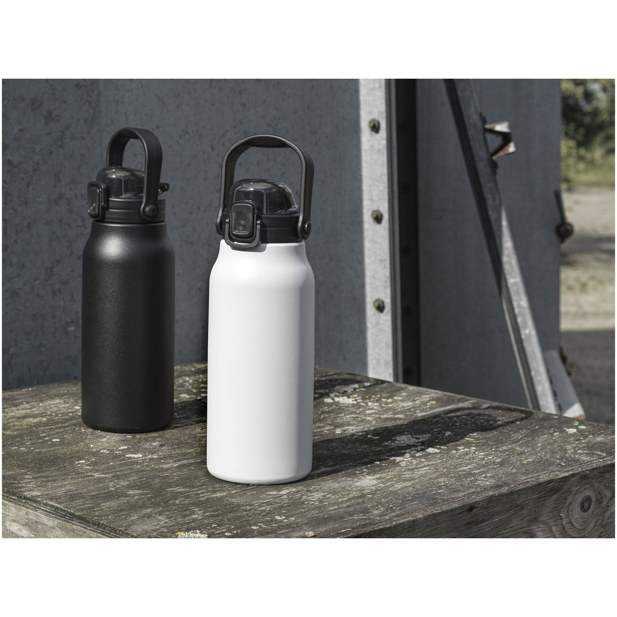 Giganto 1 600 ml vakuumisolerad kopparflaska av RCS-certifierat återvunnet rostfritt stål