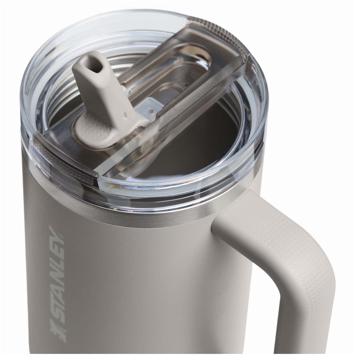 Stanley Quencher® ProTour 1180 ml isolerad mugg i återvunnet rostfritt stål med flip-sugrör