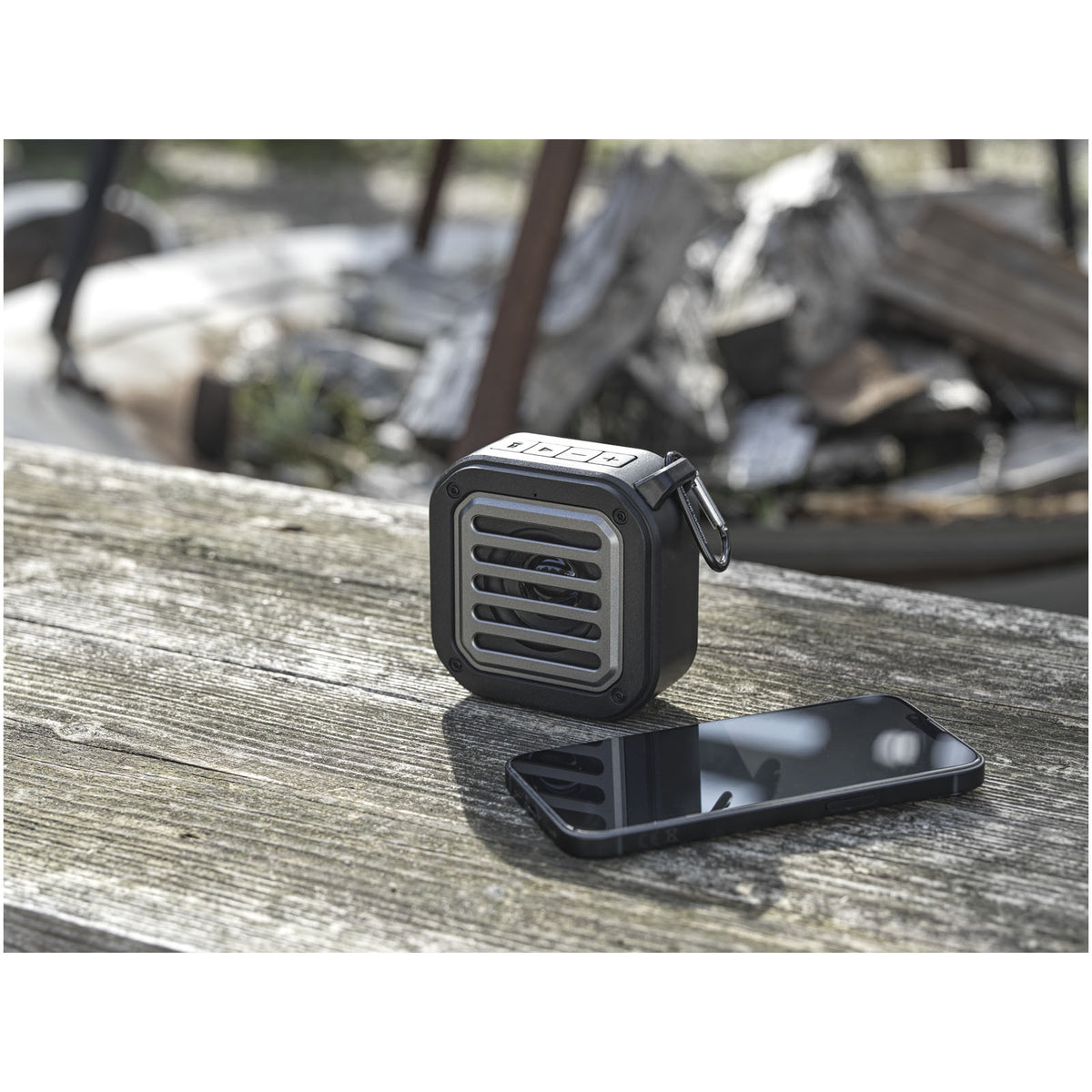 Solo soldriven Bluetooth®-högtalare med karbinhake på 3 W av IPX5 RCS-återvunnen plast