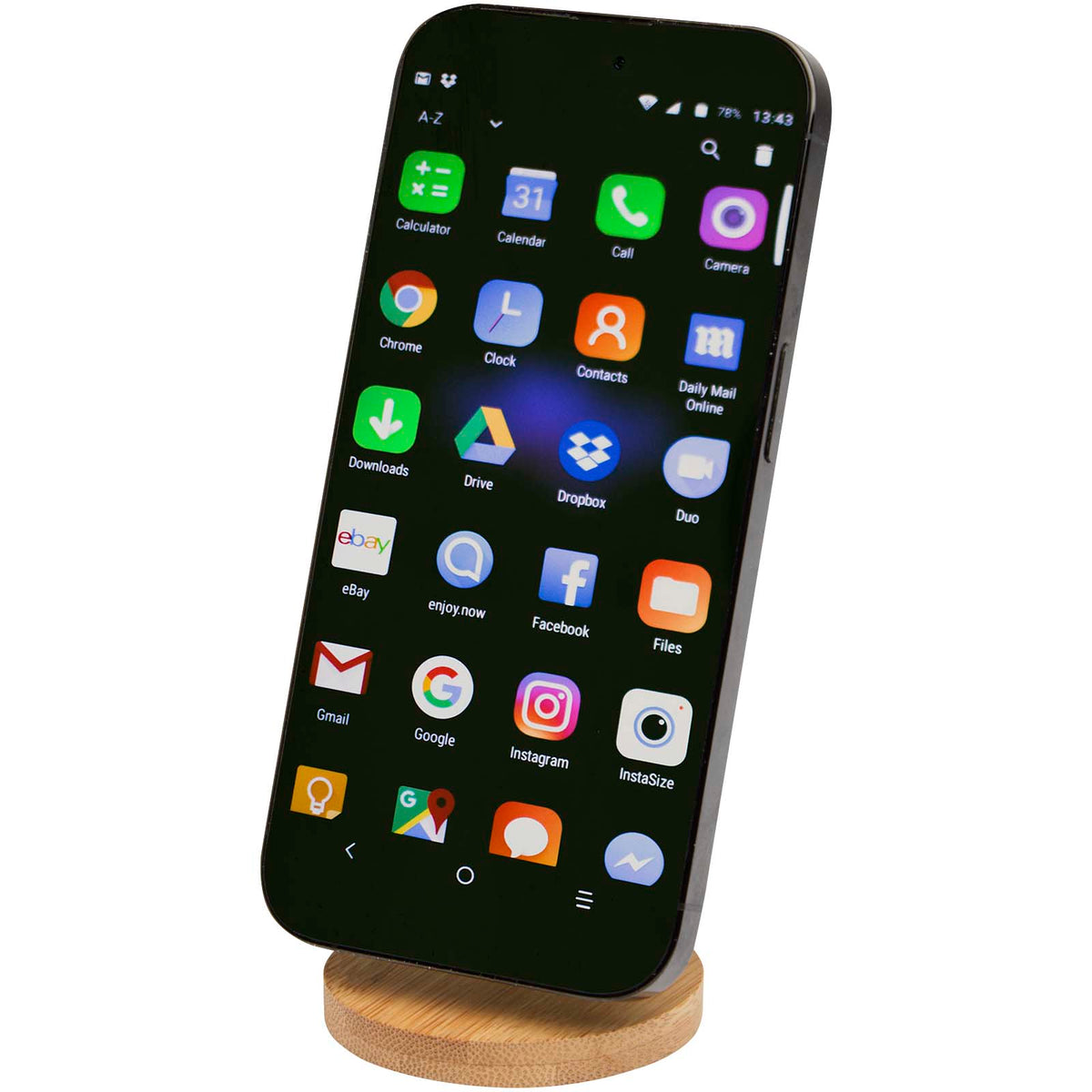 Alcor vikbart magnetiskt telefonställ av återvunnen plast med detaljer i bambu
