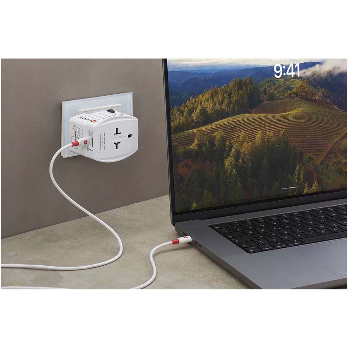 SKROSS® MUV AC65PD världsadapter med USB-C-kabel