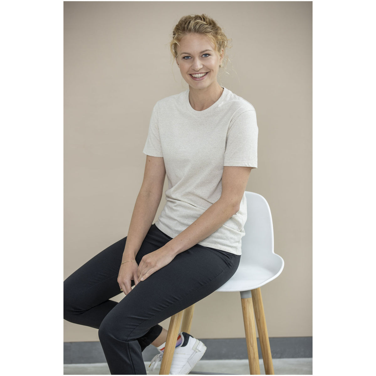 Avalite 160 g/m² kortärmad unisex T-shirt av Aware™-återvunnet material