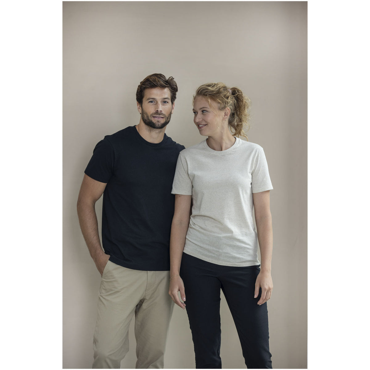 Avalite 160 g/m² kortärmad unisex T-shirt av Aware™-återvunnet material