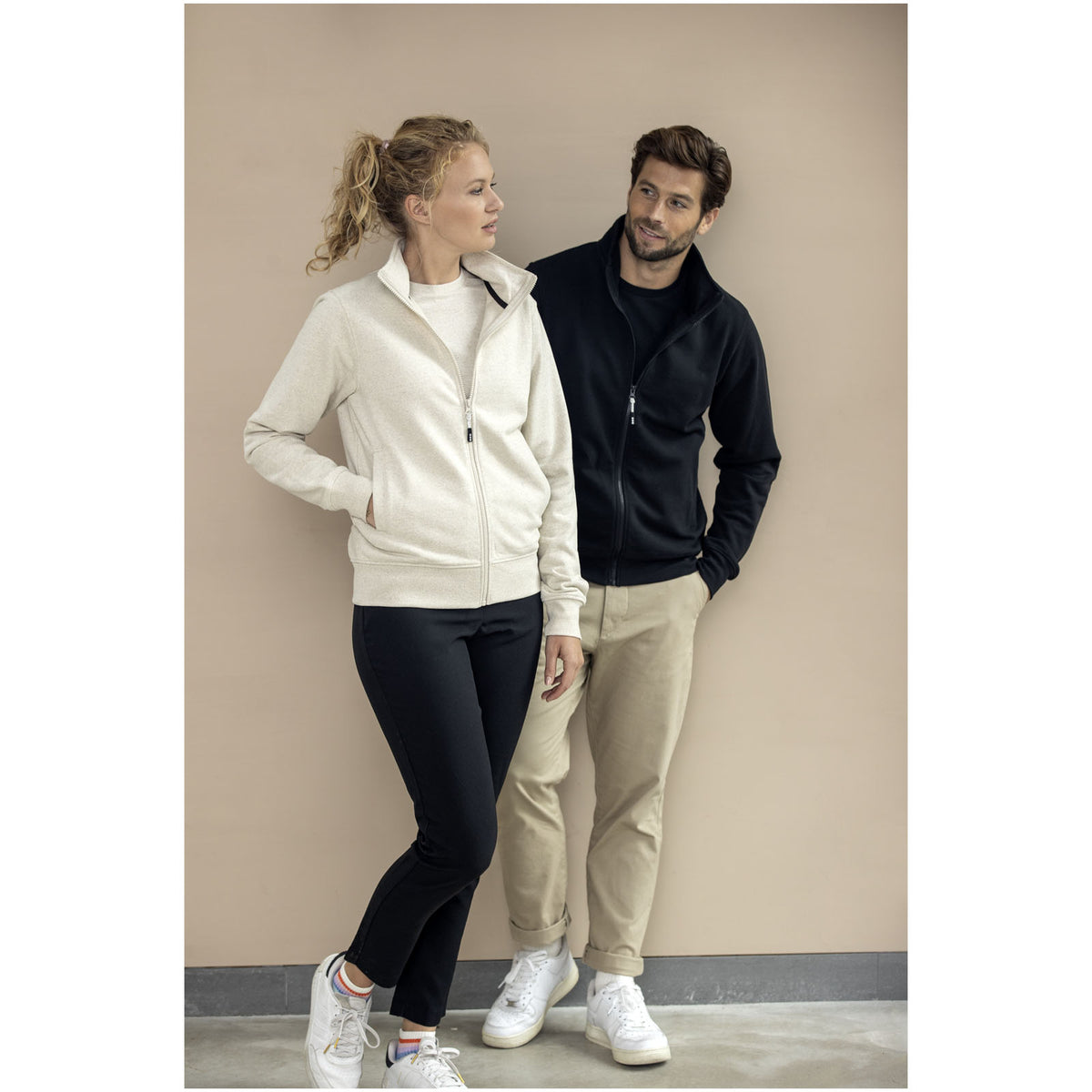 Galena 320 g/m² unisextröja med hel dragkedja av Aware™-återvunnet material