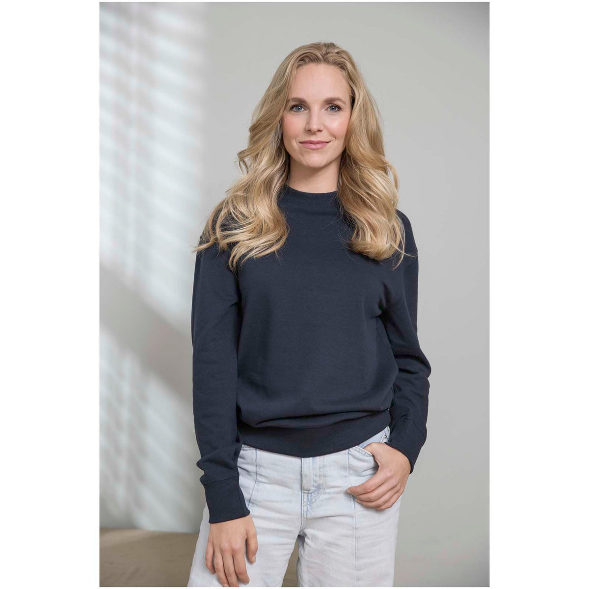 Tin 280 g/m² unisex Aware™ tröja med rund hals av återvunnet material