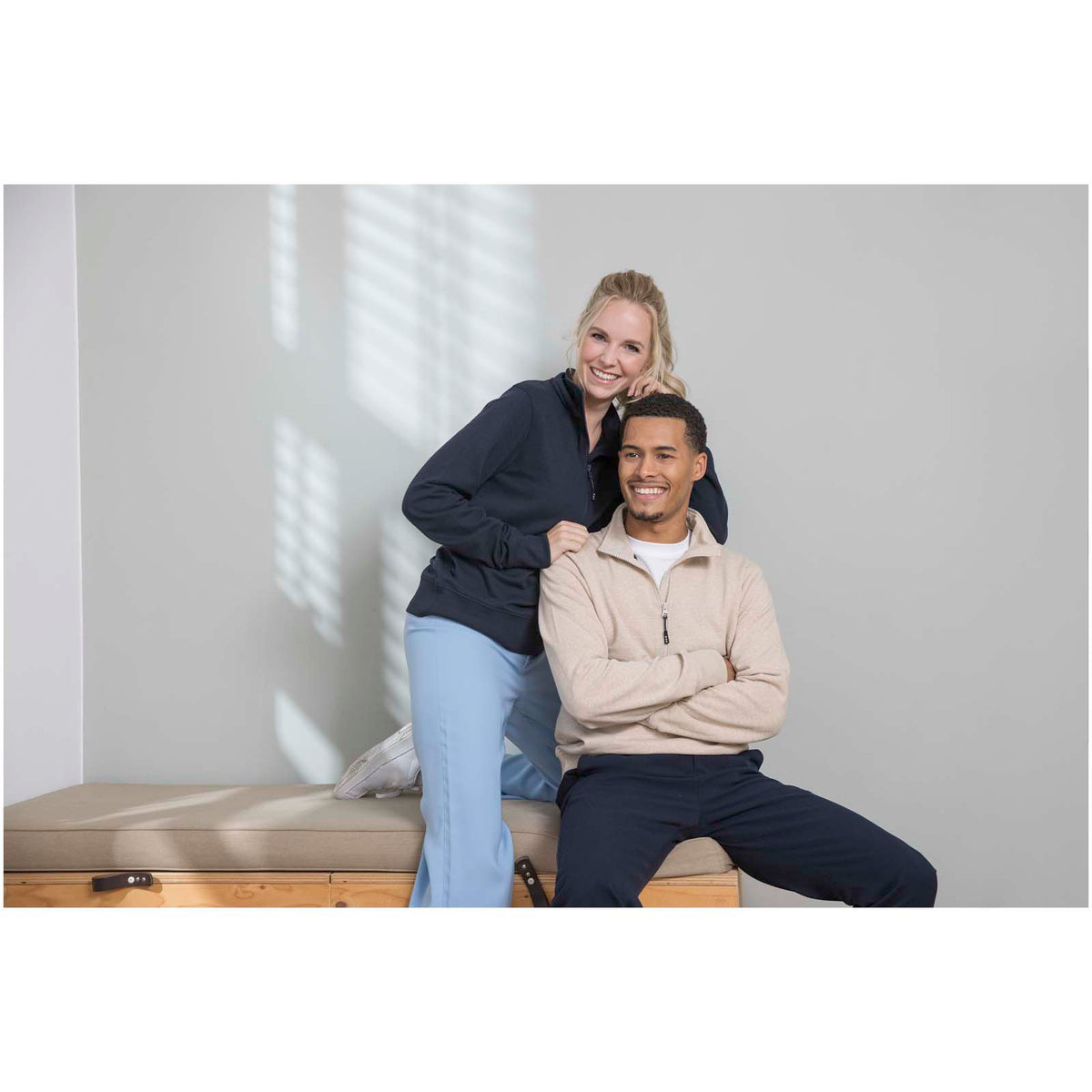 Tin 280 g/m² unisex Aware™ tröja med kvartsdragkedja av återvunnet material