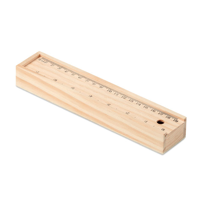 Träpennor i träskin